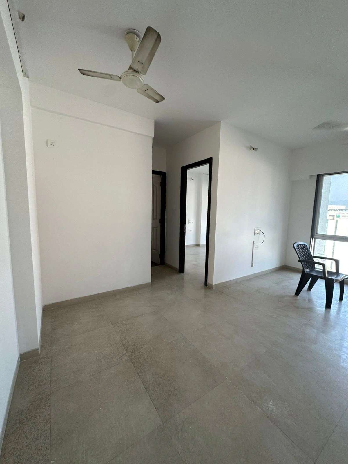 2 BHK Flat for Rent in Aspen Garden, Malad East